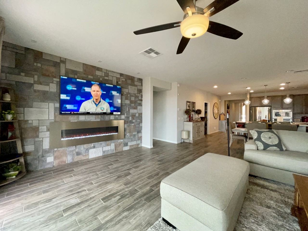 992 Whitworth Ave - Photo 5 of 24