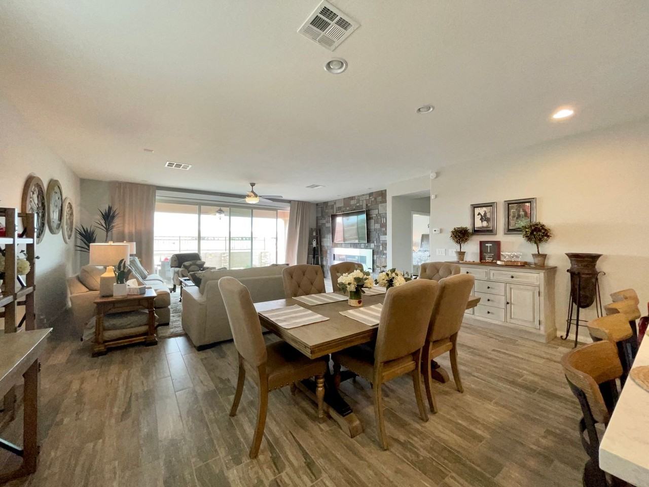 992 Whitworth Ave - Photo 6 of 24