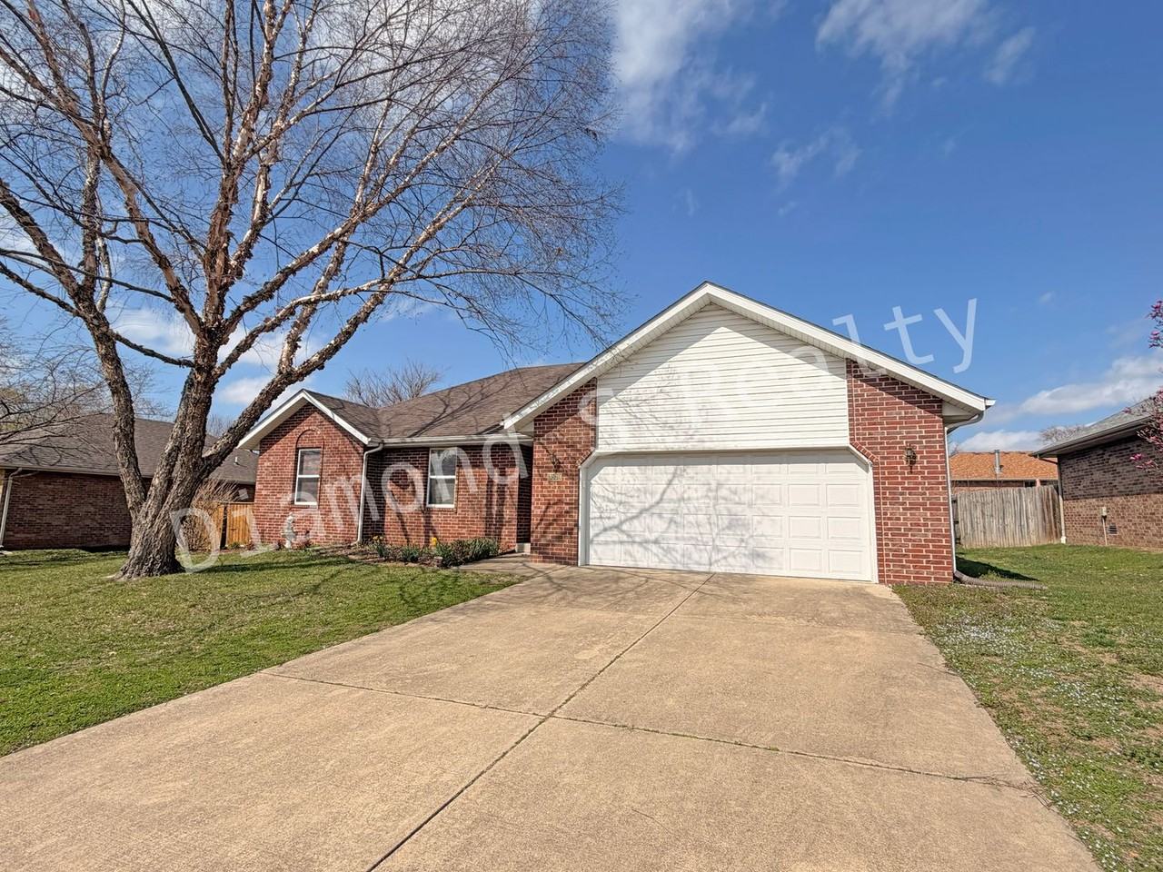 3539 W Vincent Dr - Photo 2 of 16