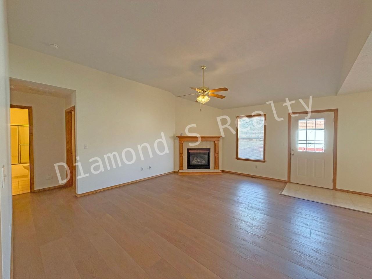 3539 W Vincent Dr - Photo 4 of 16