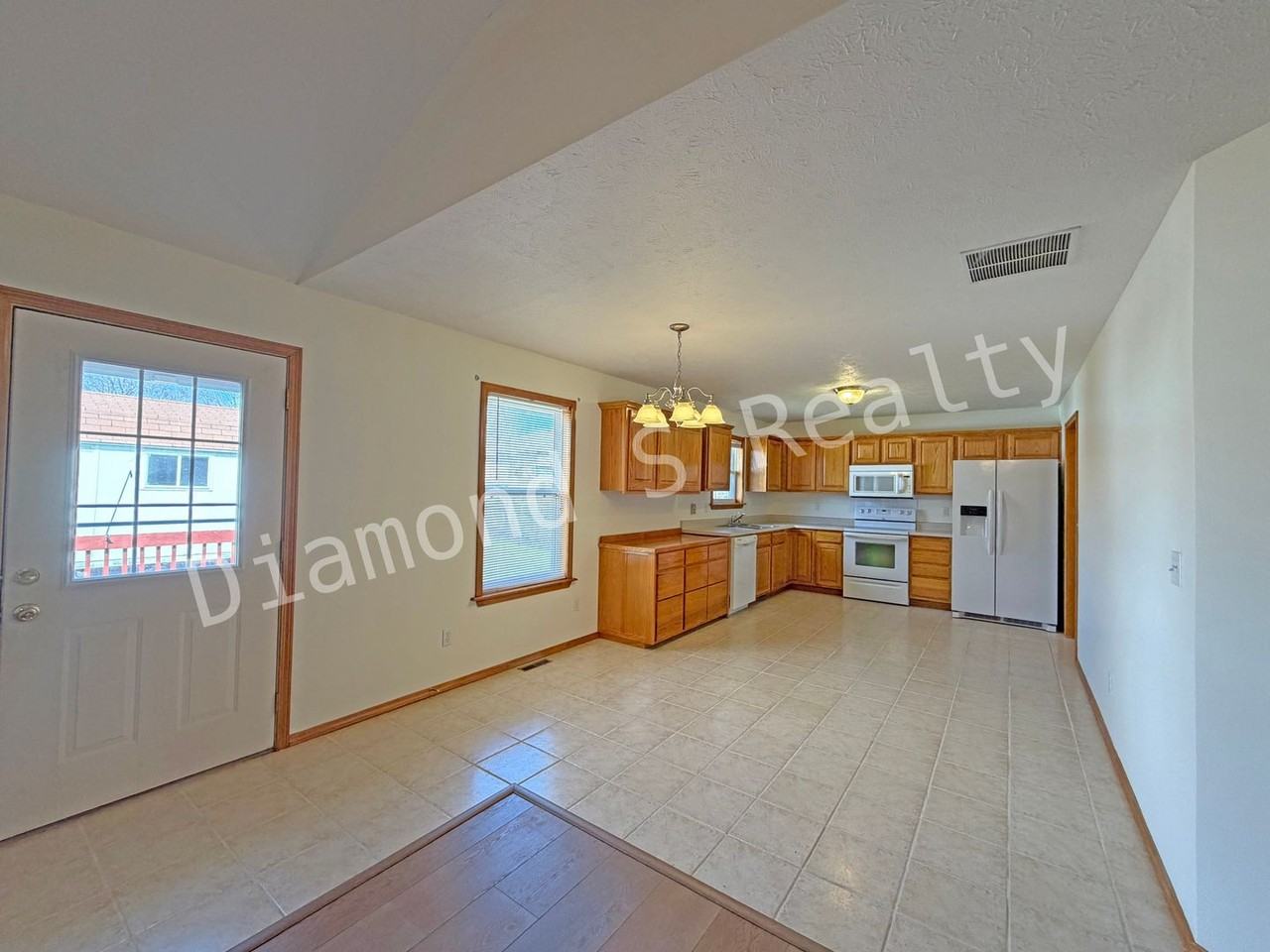 3539 W Vincent Dr - Photo 6 of 16