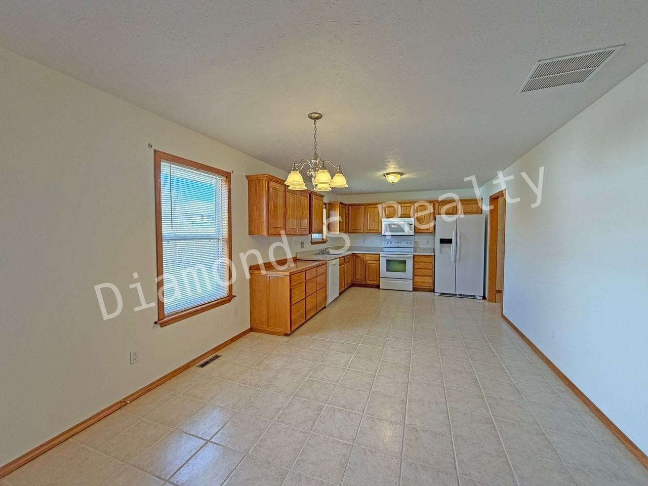 3539 W Vincent Dr - Photo 7 of 16