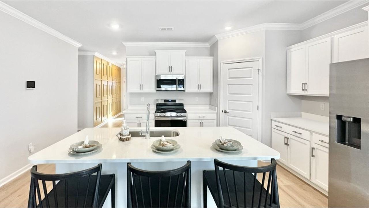 319 Allene Way - Photo 2 of 4