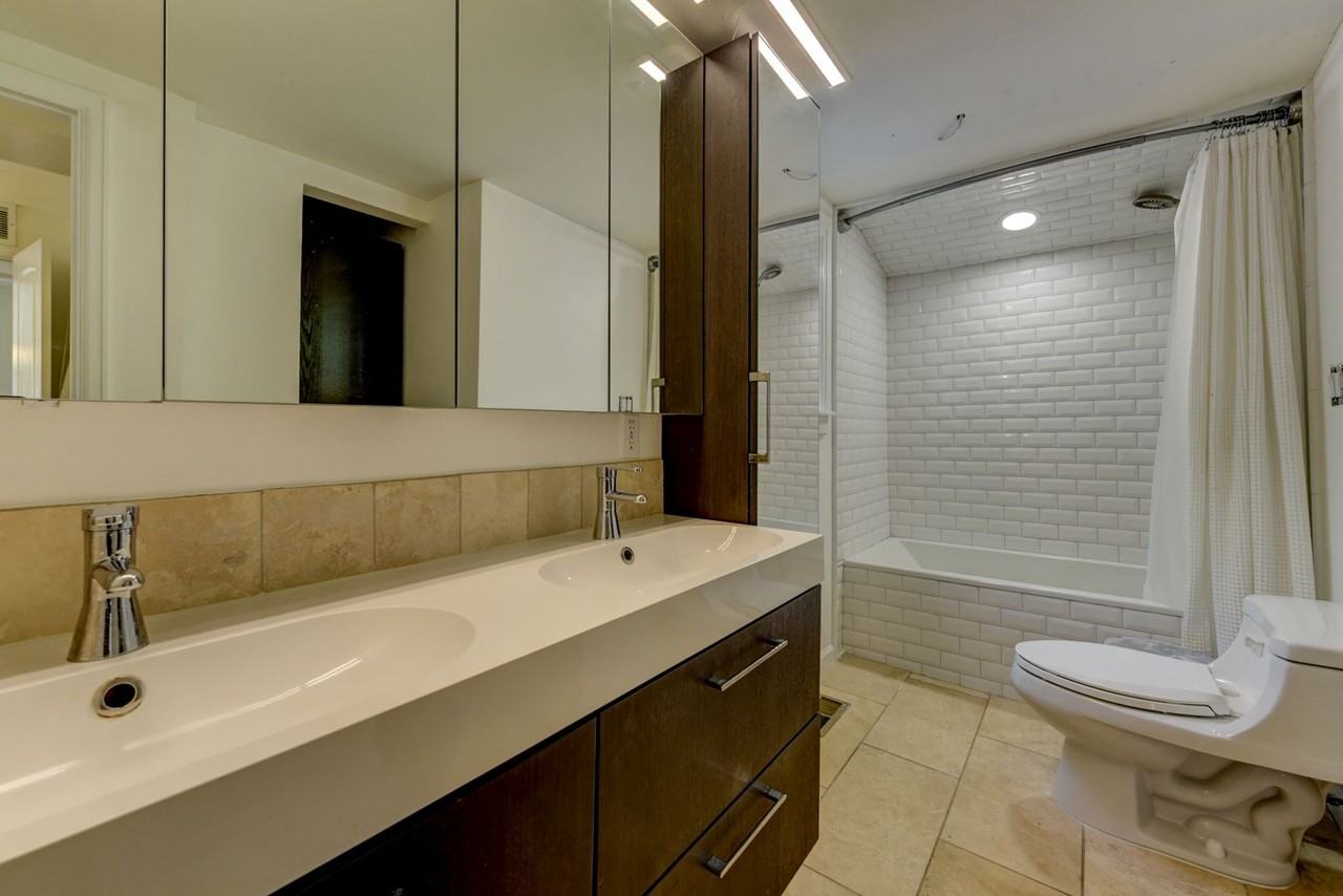 303 E Chester St - Photo 4 of 27