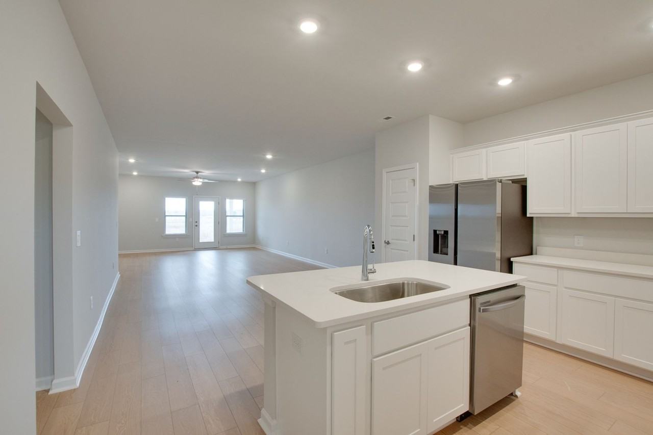 169 Protestant Dr - Photo 3 of 27