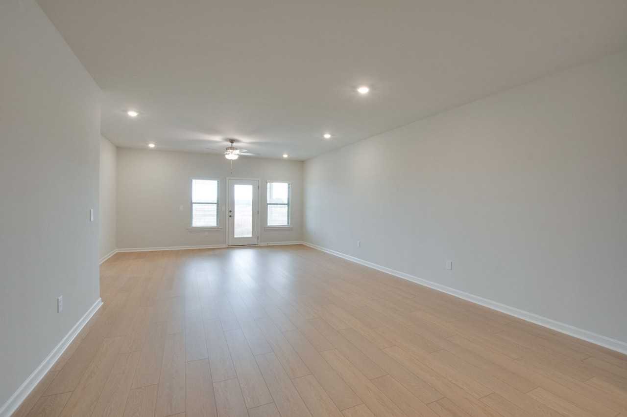 169 Protestant Dr - Photo 5 of 27