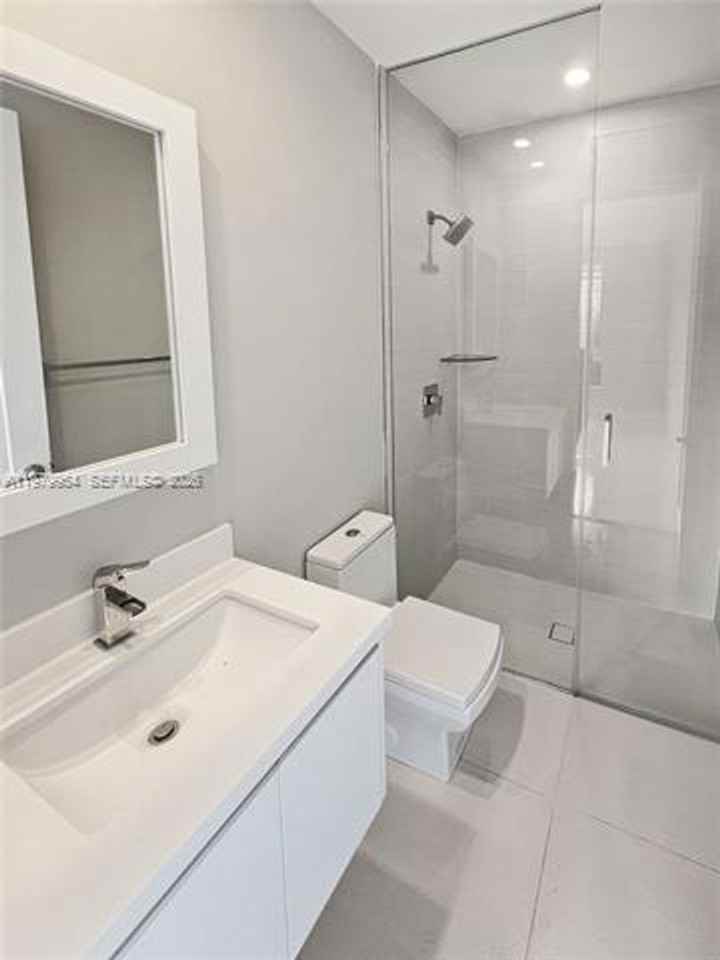 10336 10336 NW 64th St th 10336 - Photo 6 of 35