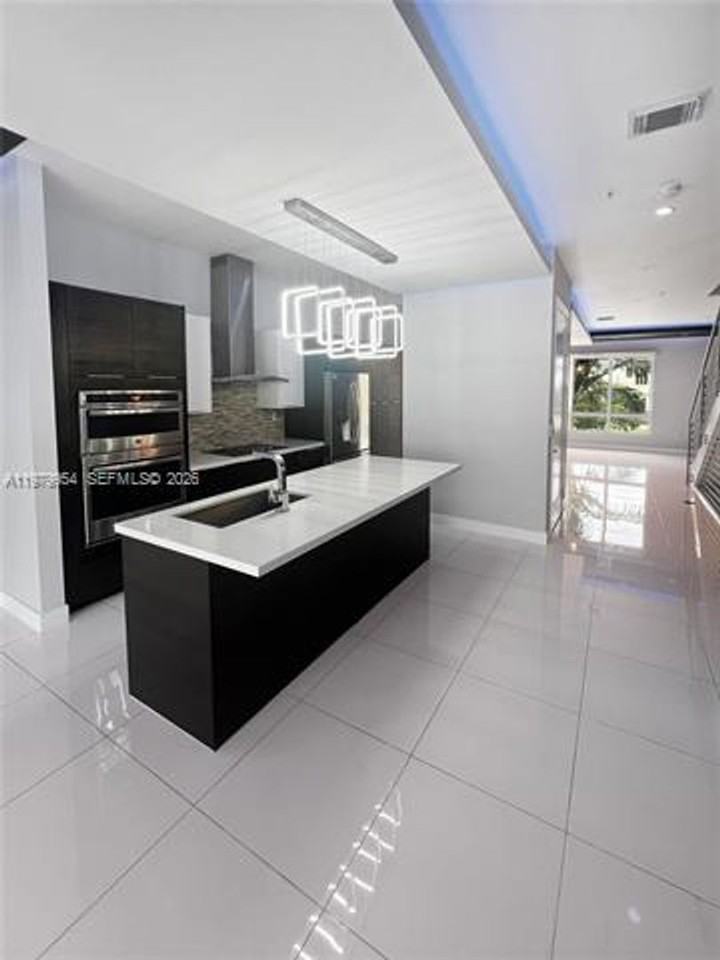 10336 10336 NW 64th St th 10336 - Photo 7 of 35