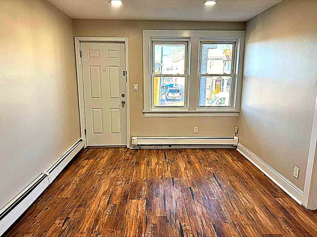 842-846 Summer Street - Photo 3 of 17