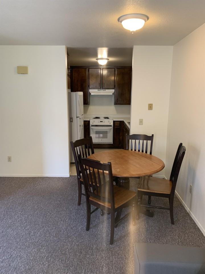 Lee Arms - Photo 3 of 8