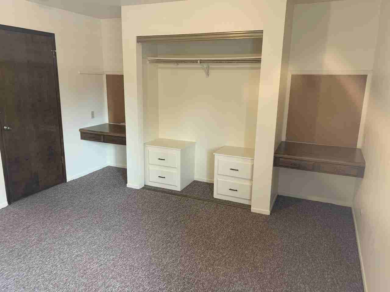 Lee Arms - Photo 7 of 8