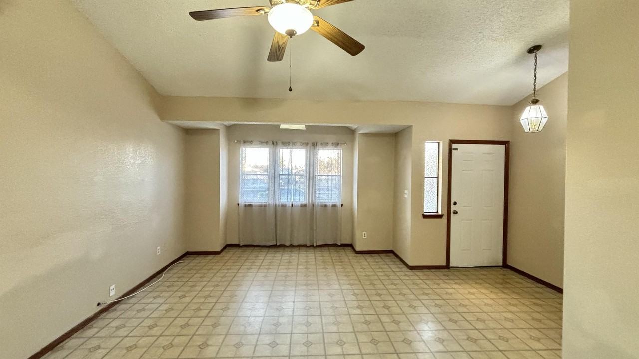 10960 Delafield Drive Unit A - Photo 4 of 17