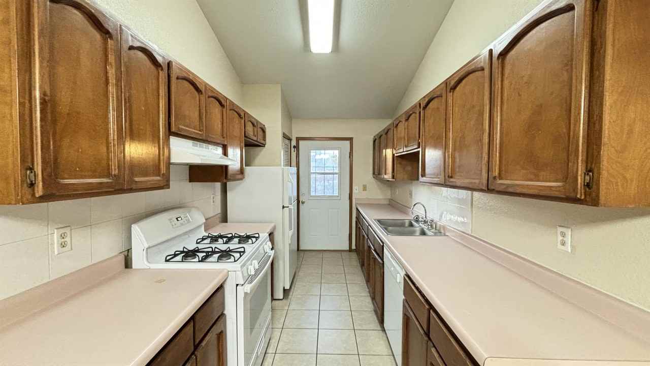 10960 Delafield Drive Unit A - Photo 6 of 17