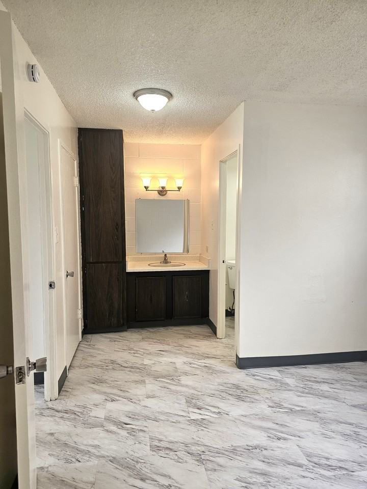 94-961 KAHUAMOKU PL- AGENTS: SANDY FREITAS/K. FUKUMOTO - 22 #22 - Photo 7 of 17