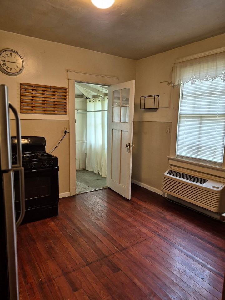 2737 Wisteria St #2737 - Photo 6 of 19
