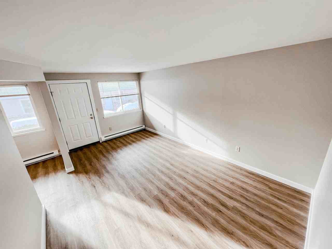 Highland Apts - Photo 4 of 15