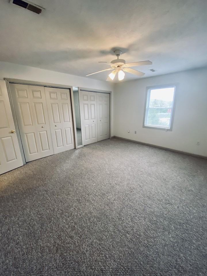 1486 Clover Avenue - Photo 4 of 6