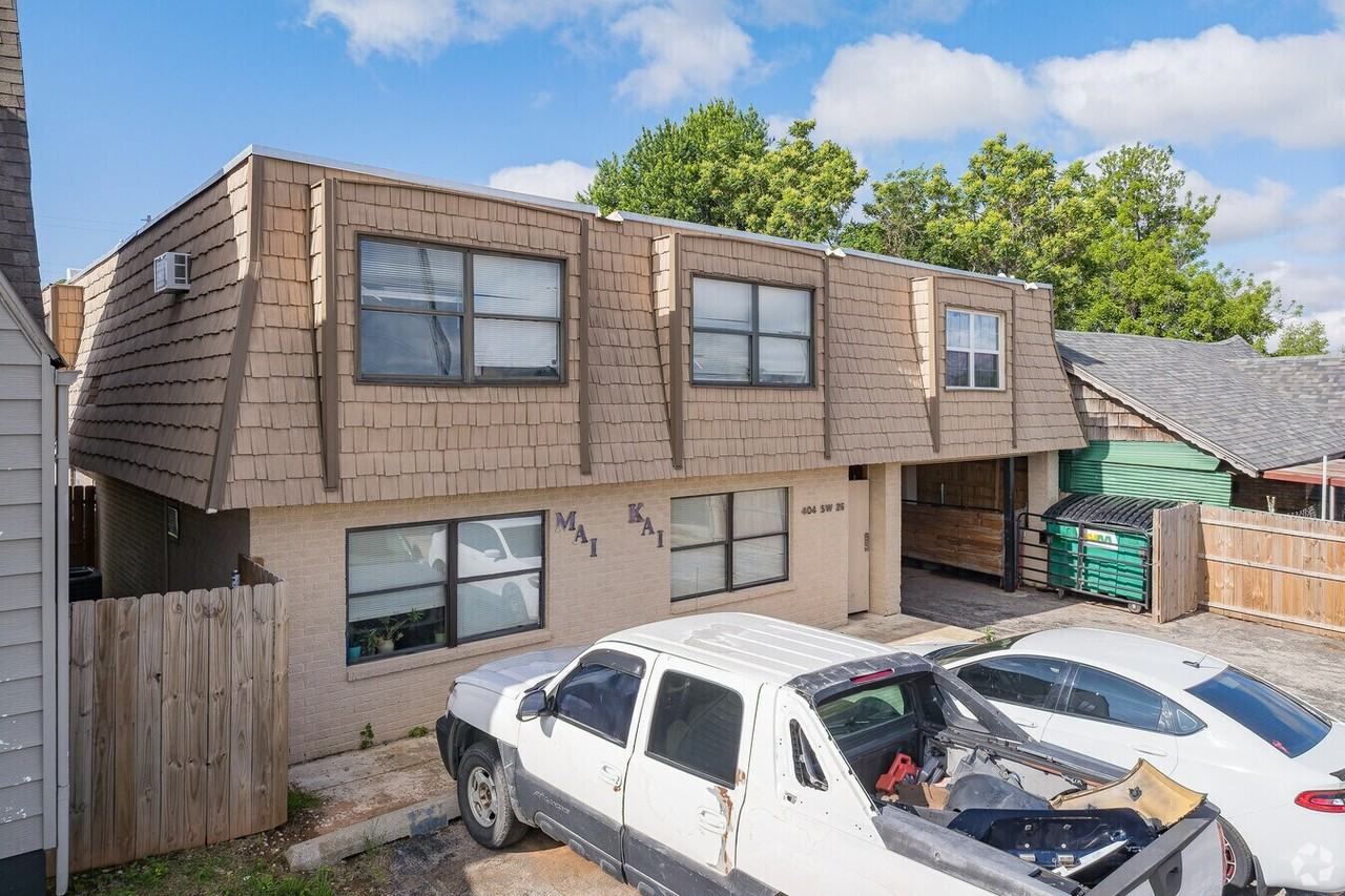 404 Southwest 26th Street - Photo 5 of 22