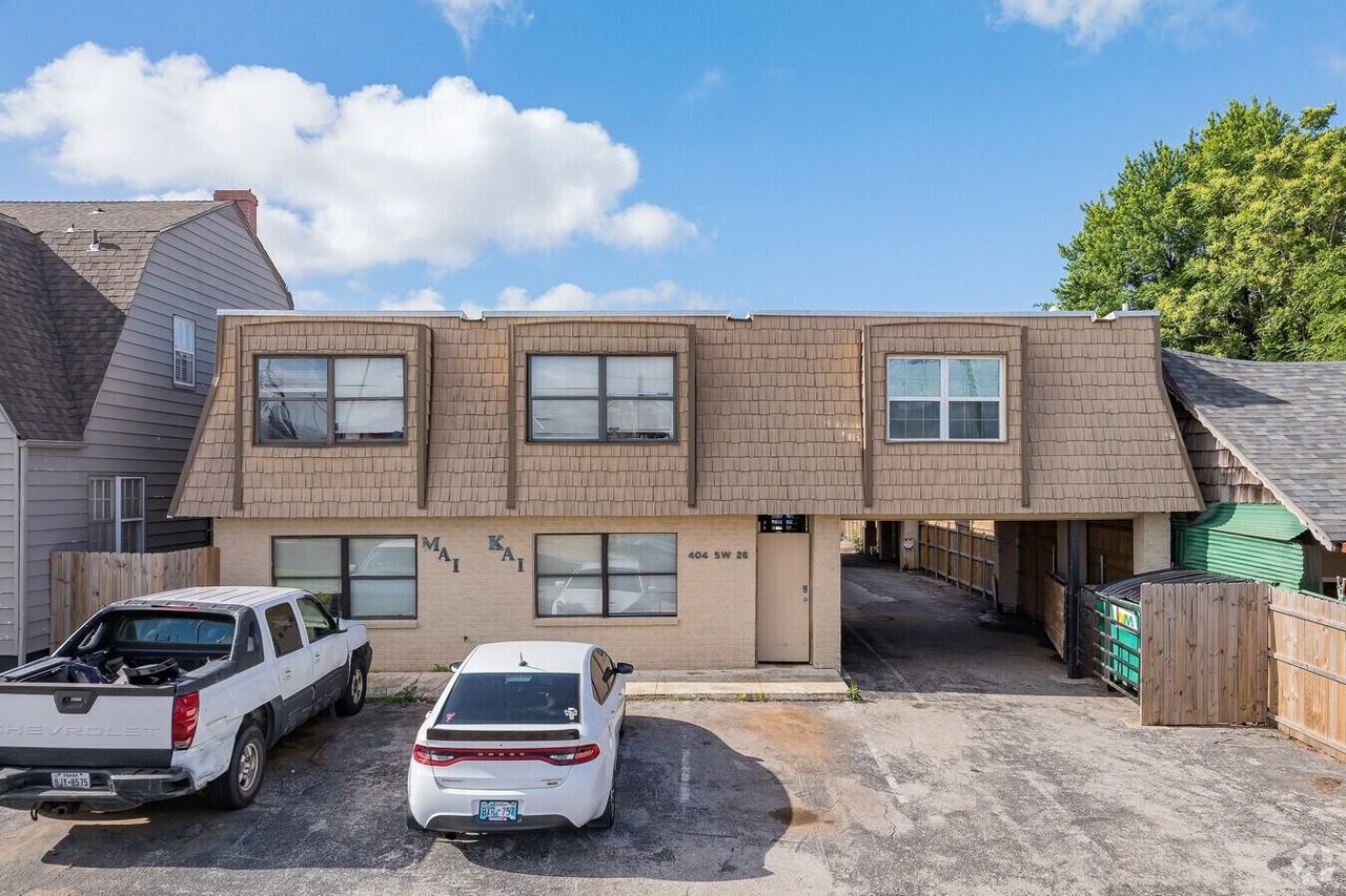 404 Southwest 26th Street - Photo 6 of 22