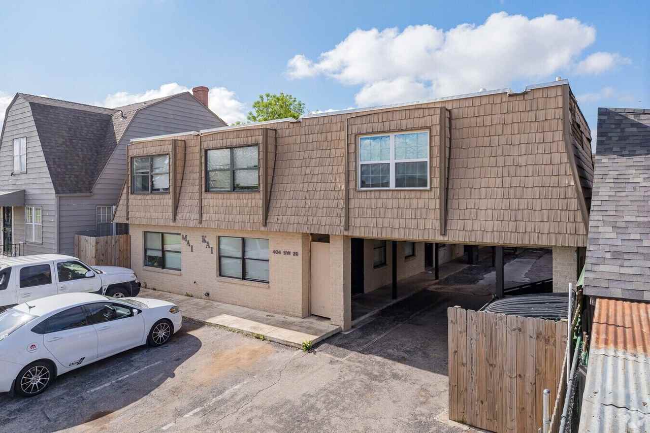 404 Southwest 26th Street - Photo 7 of 22