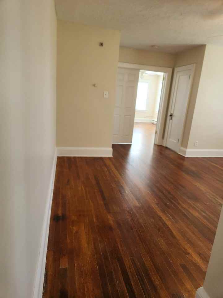 Gilmore - Photo 5 of 11