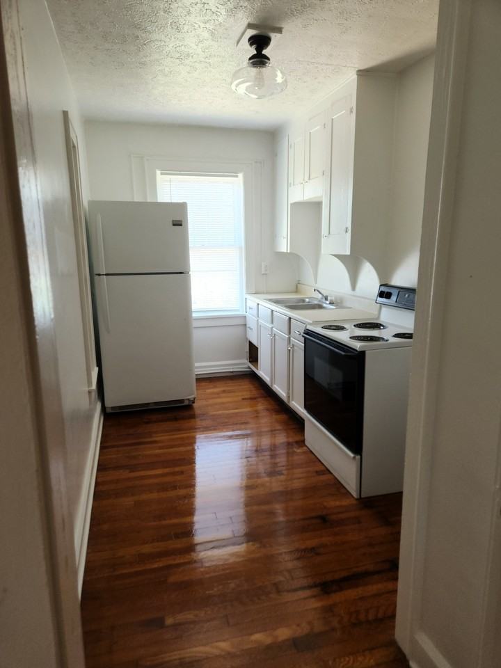 Gilmore - Photo 6 of 11