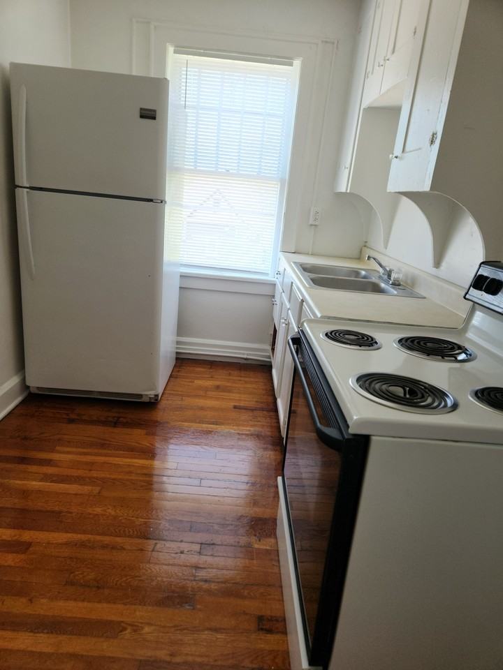 Gilmore - Photo 7 of 11