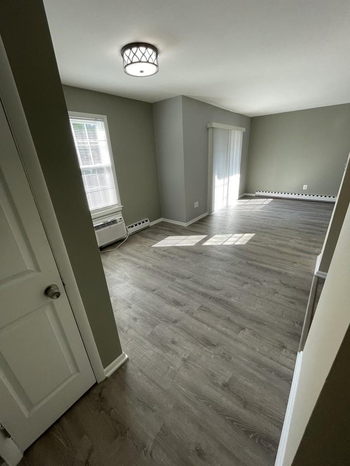 372 Minor Street - Photo 4 of 14