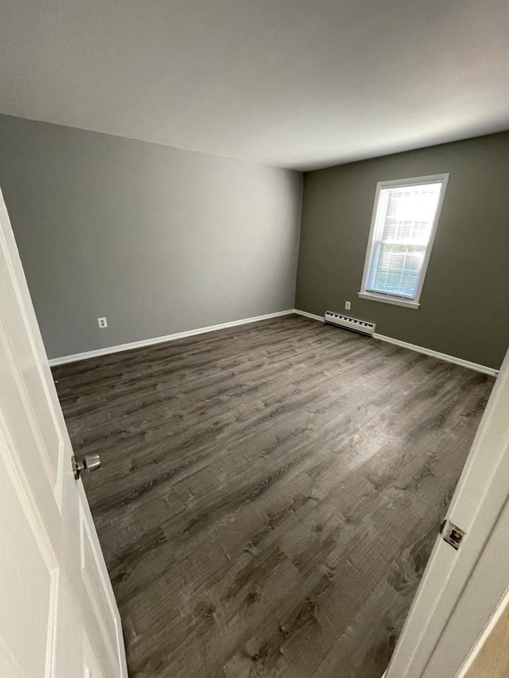 372 Minor Street - Photo 7 of 14