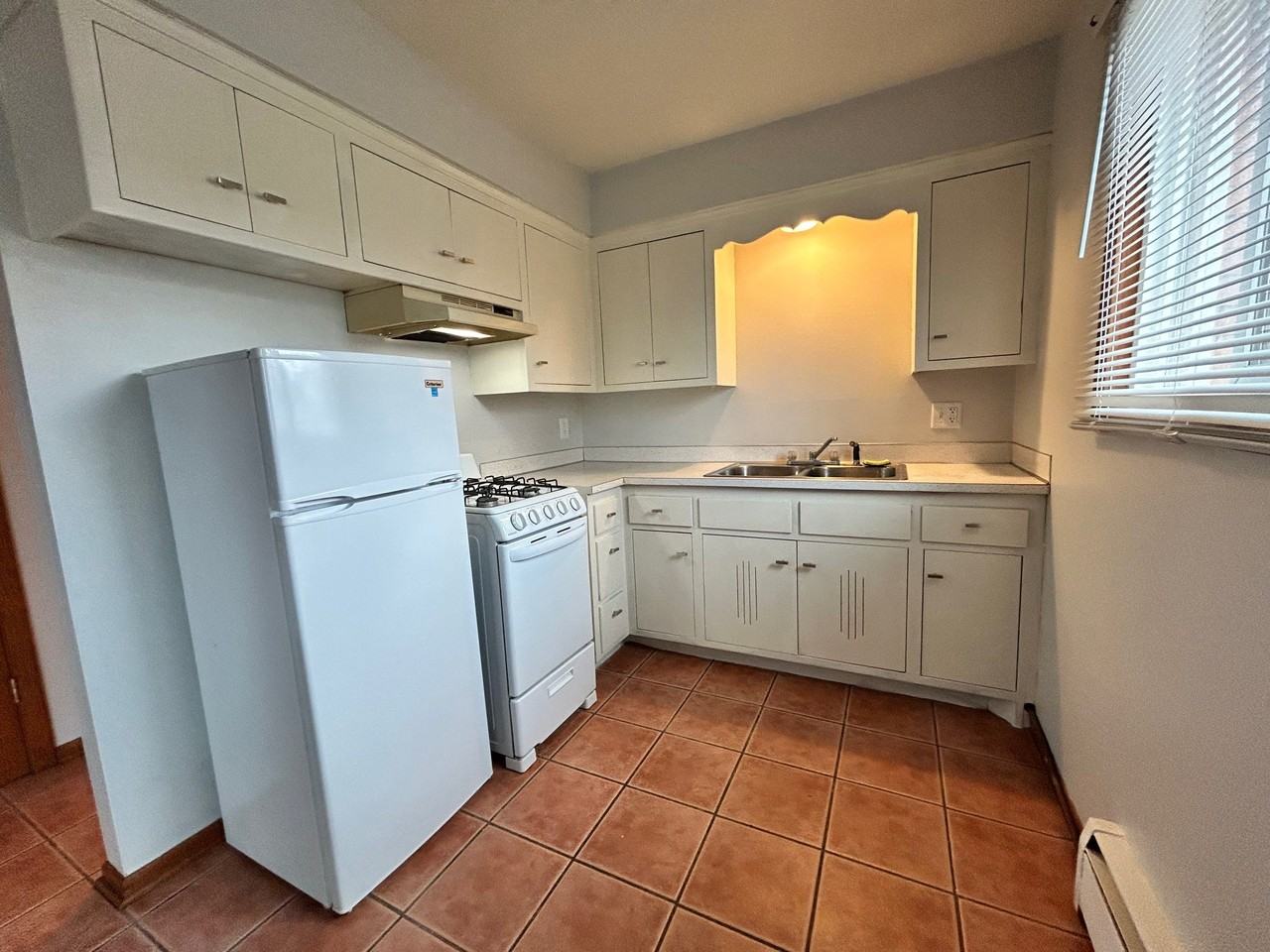 211 79th Way NE - Photo 6 of 12