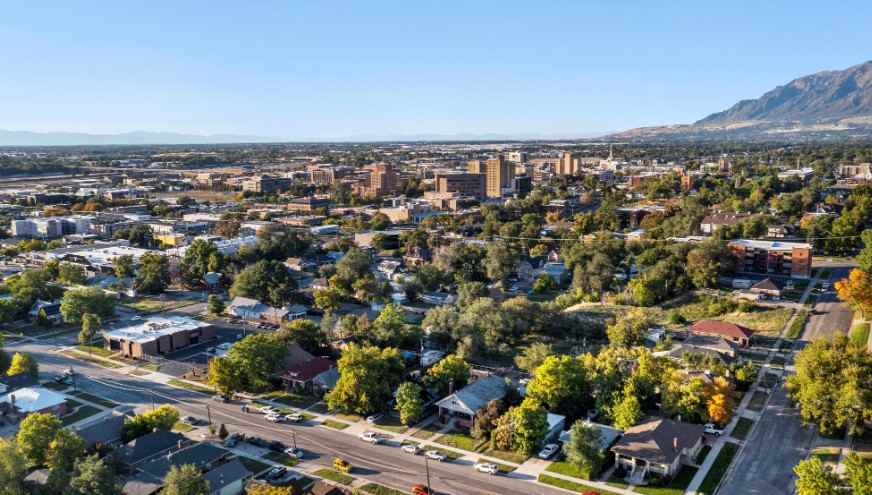 574 28th St. #3 - Photo 2 of 25