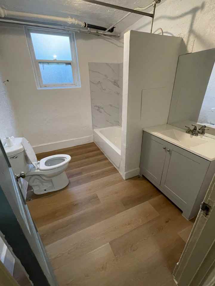 574 28th St. #3 - Photo 7 of 25