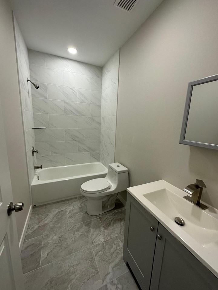 3319 N 17TH ST - Photo 5 of 10