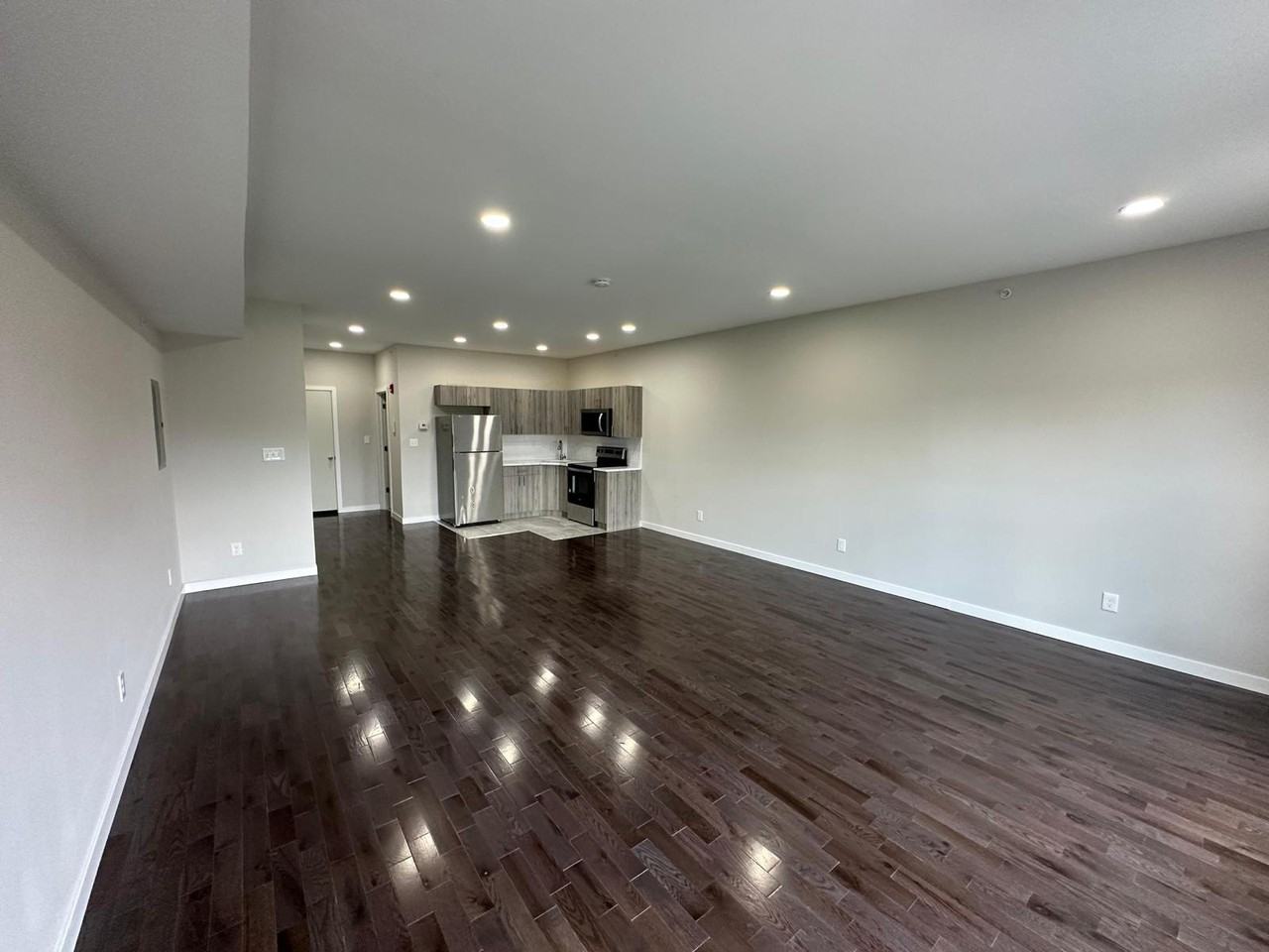 3319 N 17TH ST - Photo 7 of 10