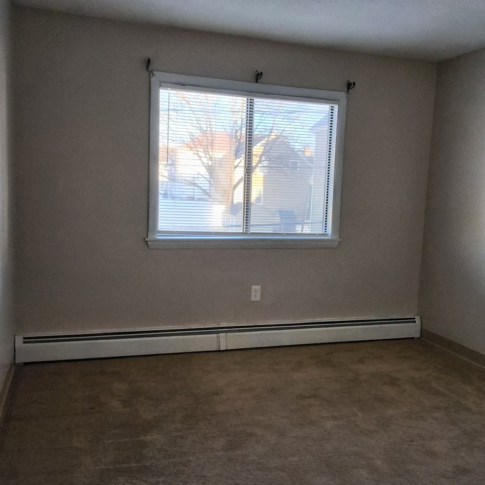 180 Fulton Street Fall River - Photo 4 of 7