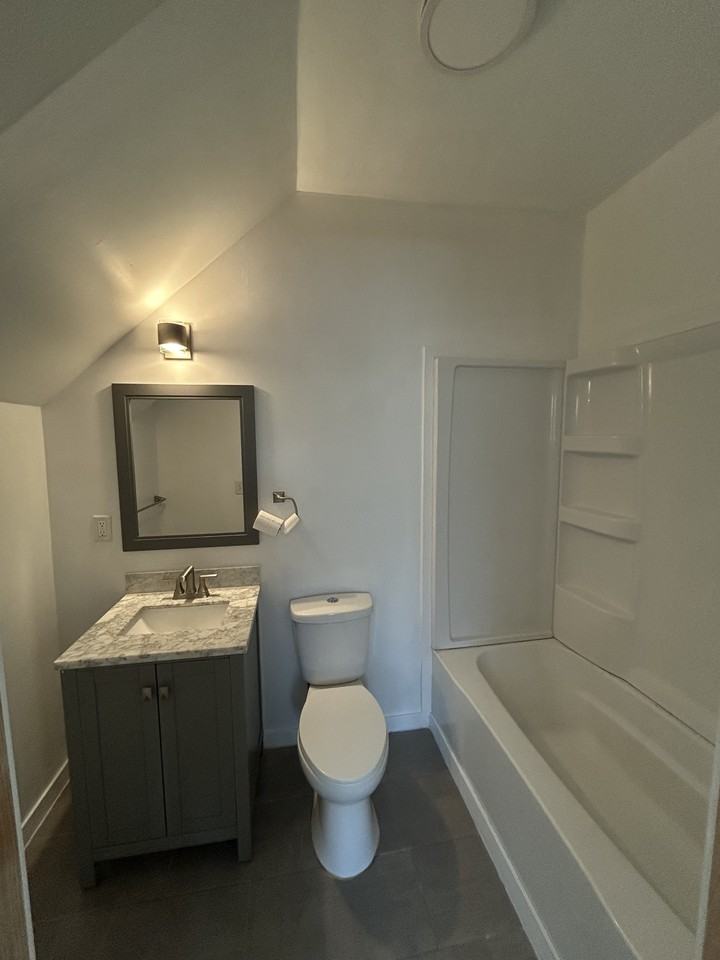 622 Romig Street - Photo 6 of 12