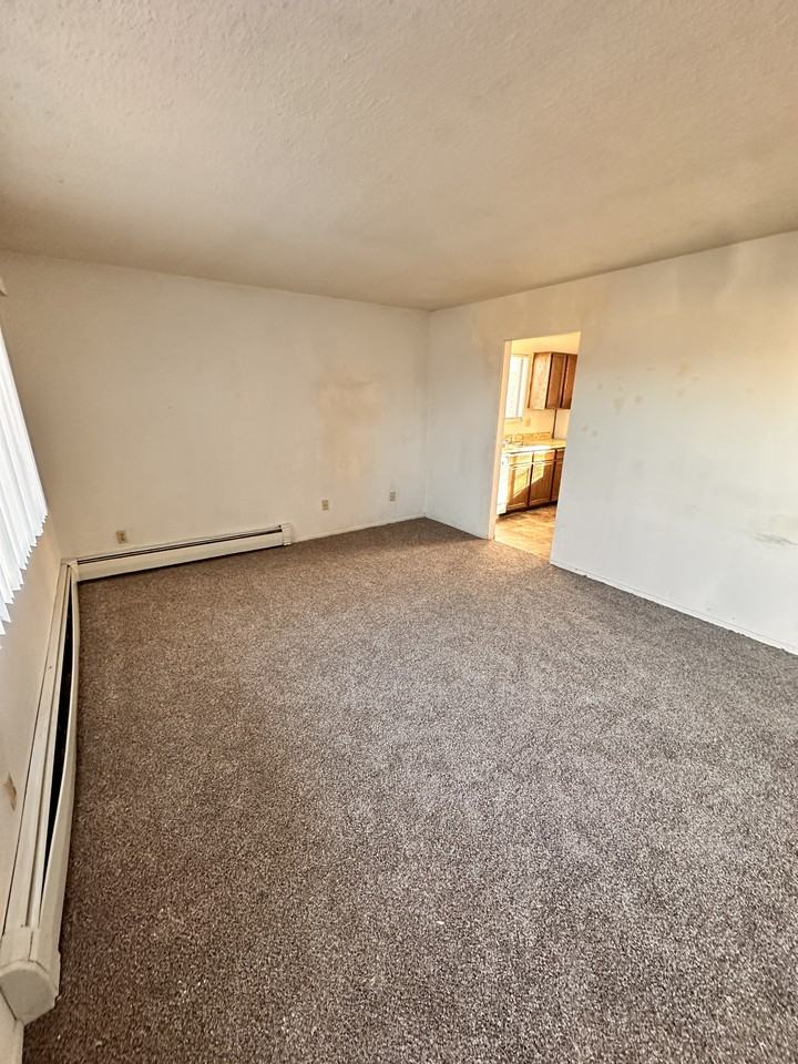 1316 Poplar St #4 - Photo 3 of 7