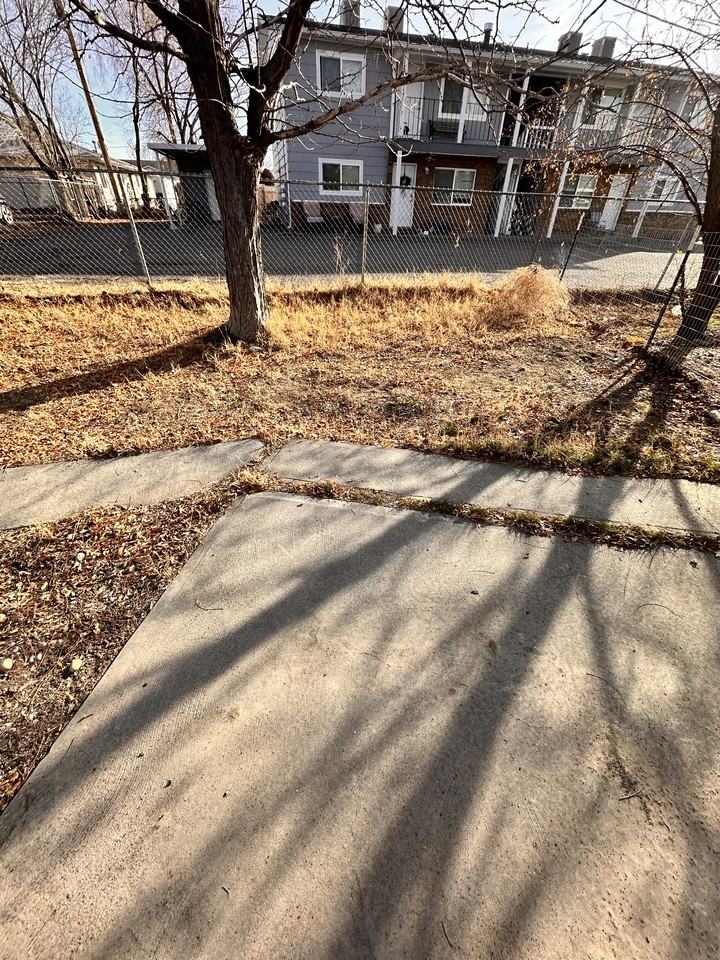 1316 Poplar St #4 - Photo 5 of 7