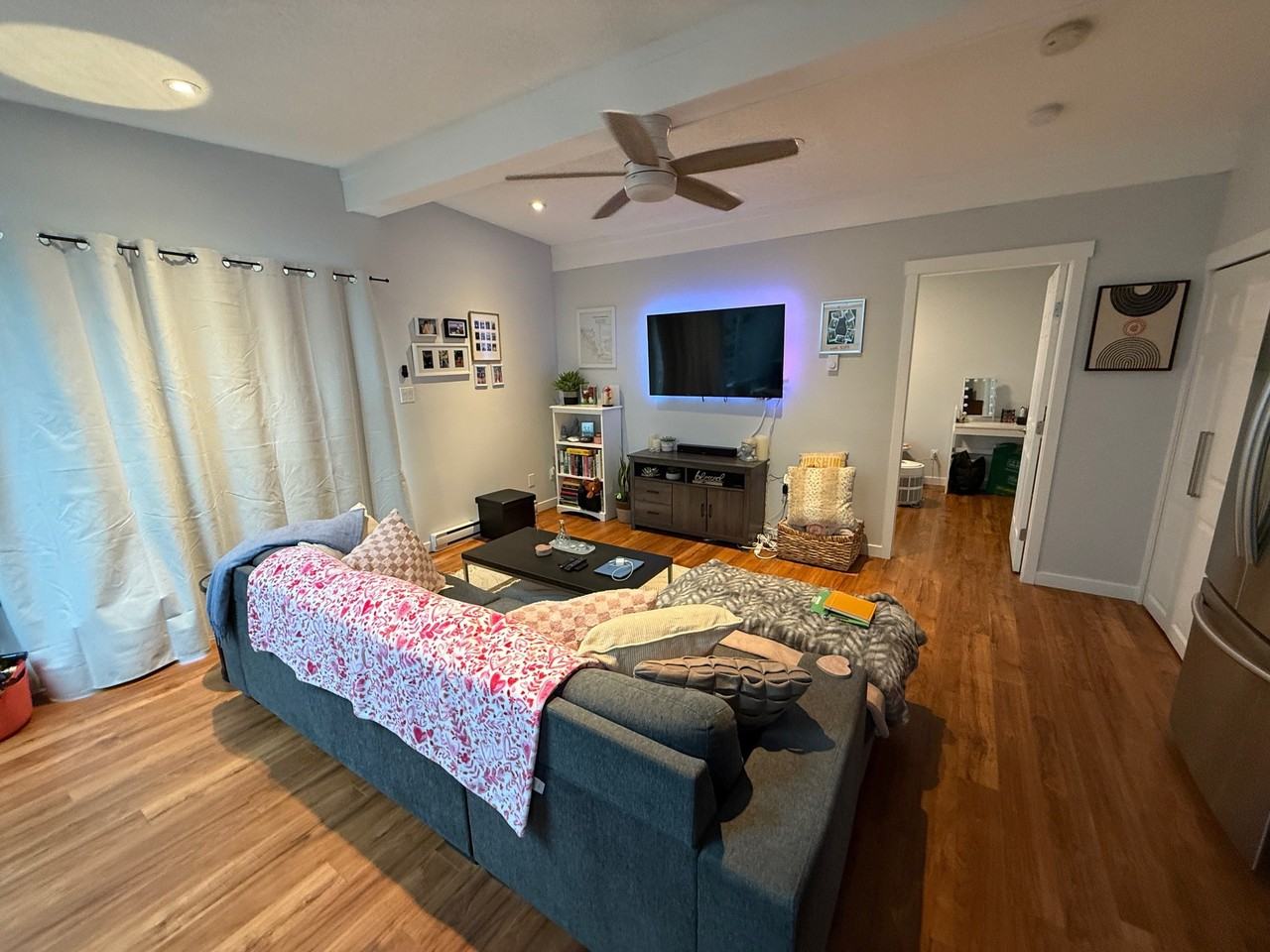 566 Ruby Cres #B - Photo 4 of 14