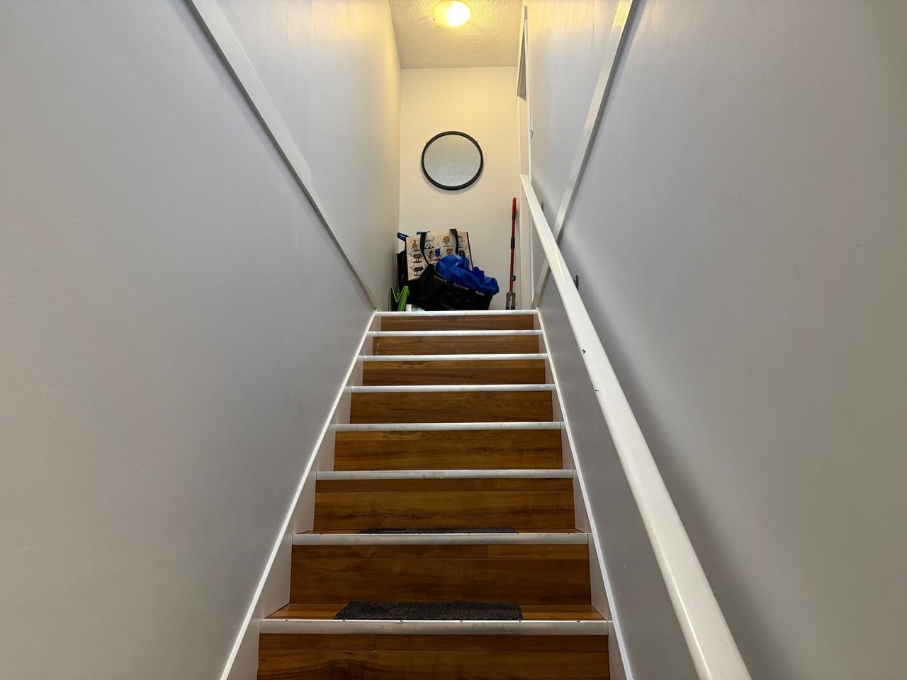 566 Ruby Cres #B - Photo 5 of 14