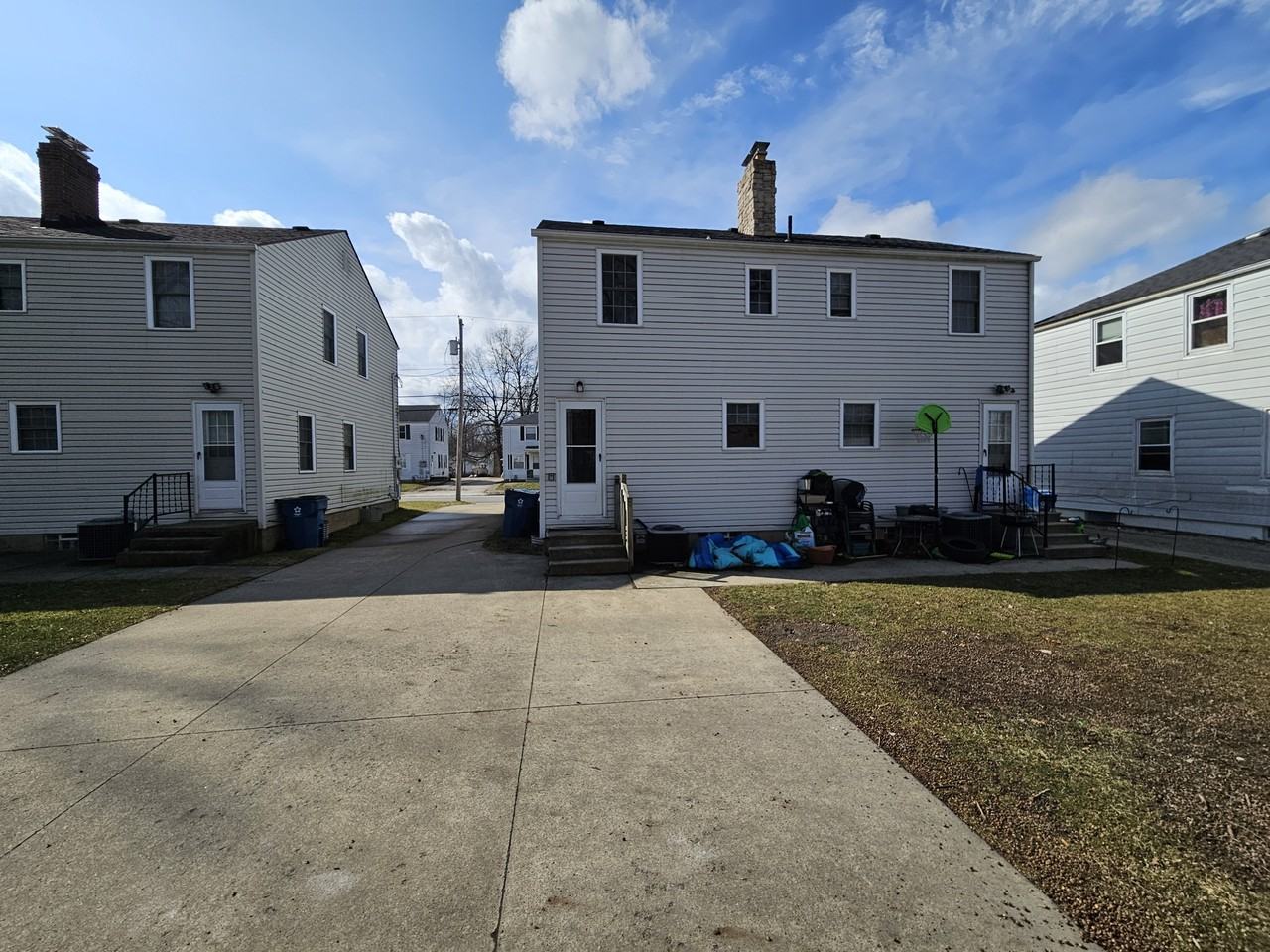 3979 Gary Avenue - 3979 - 2 #3979-2 - Photo 2 of 17