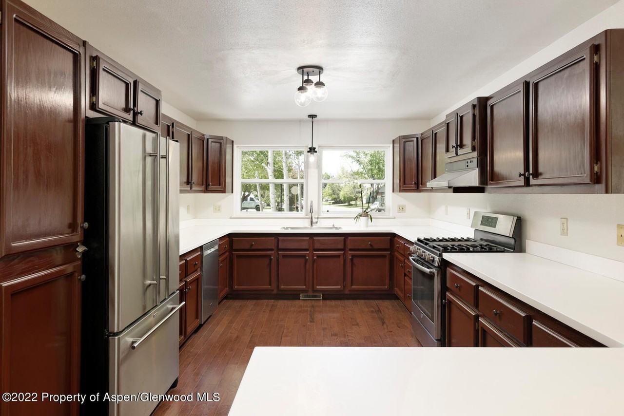 156 Deer Run - Photo 2 of 25