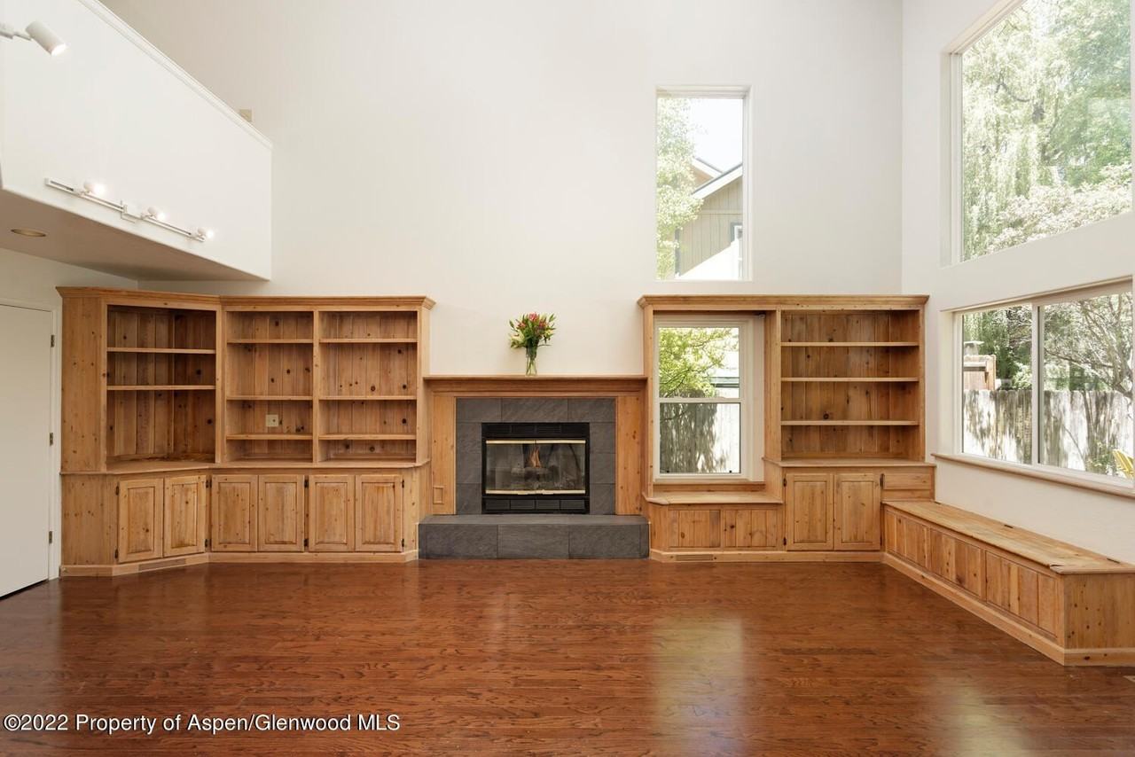 156 Deer Run - Photo 4 of 25