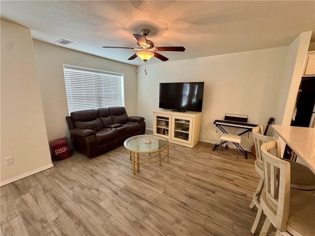 271 S Breakwater Ln - Photo 6 of 14