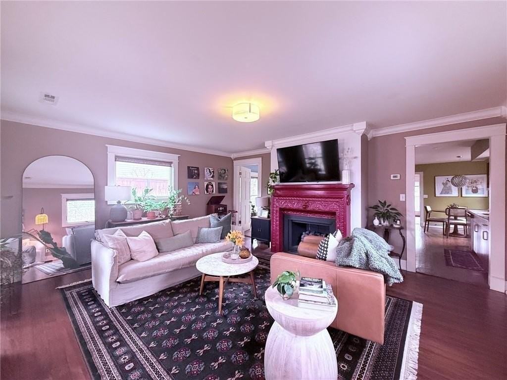 218 E Maple Ave - Photo 4 of 14