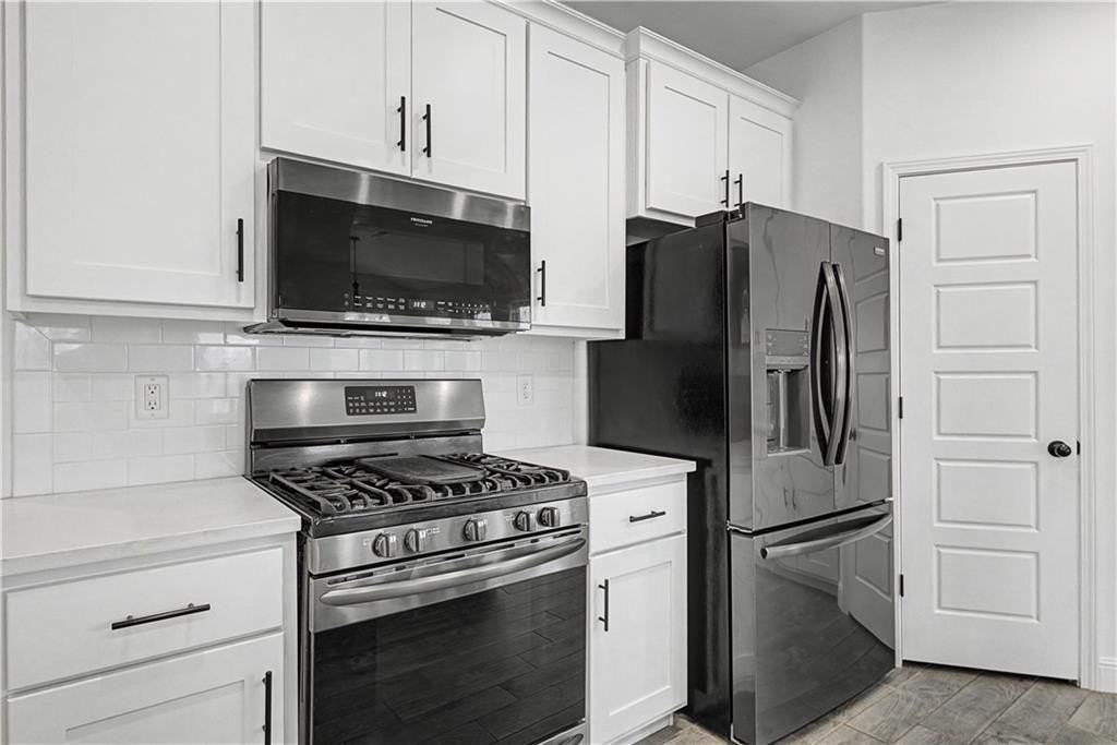 5377 Clear Springs Ave - Photo 4 of 17