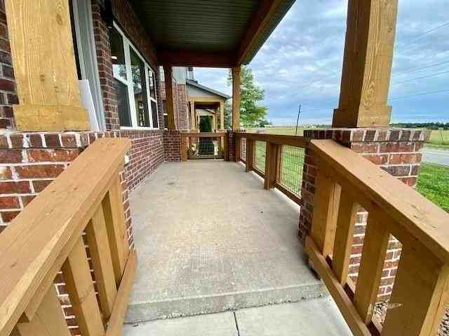 1701 W Deane St - Photo 3 of 19