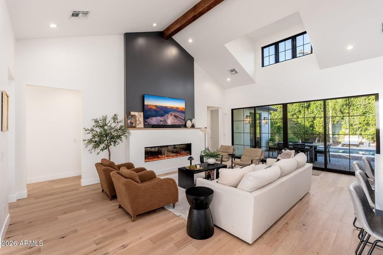 4017 N 49th Pl - Photo 5 of 36