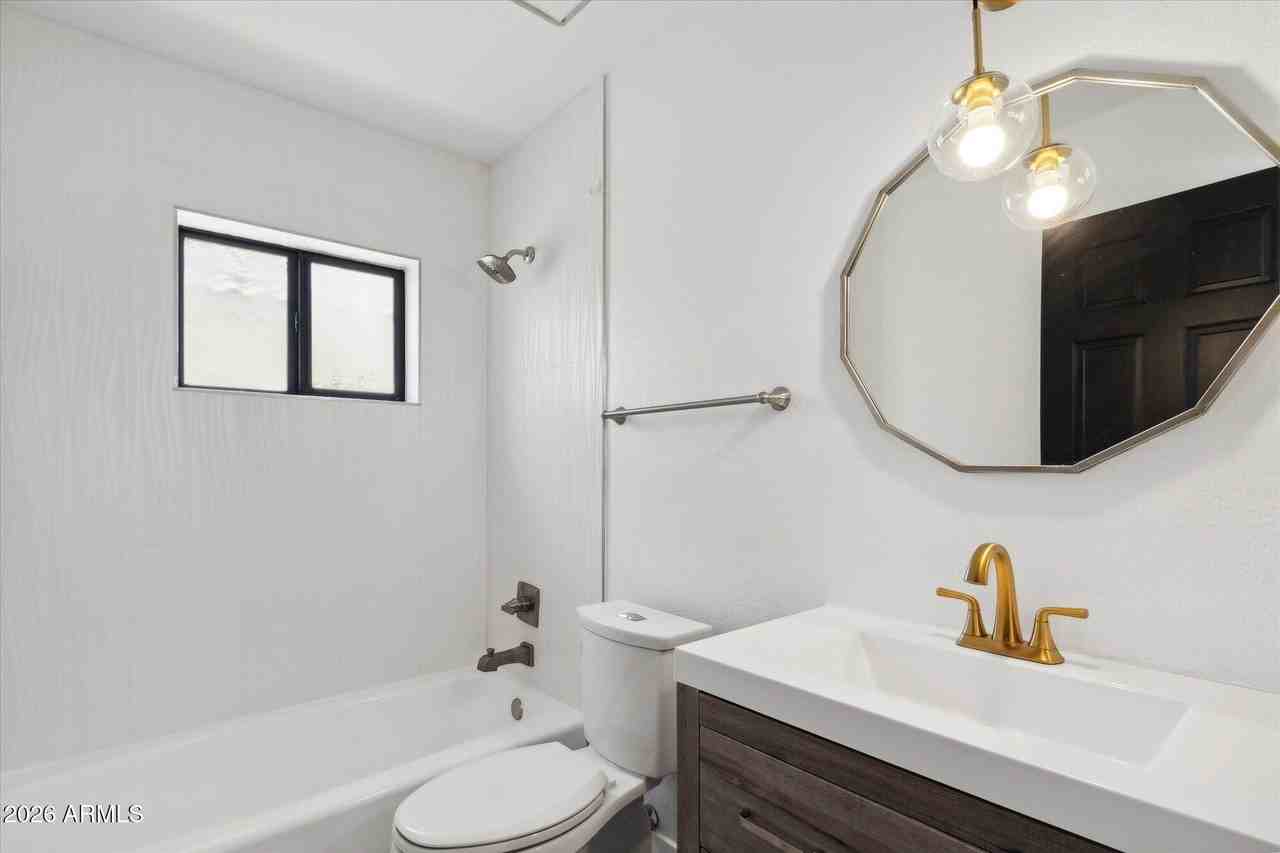 12835 N 78th St - Photo 7 of 32