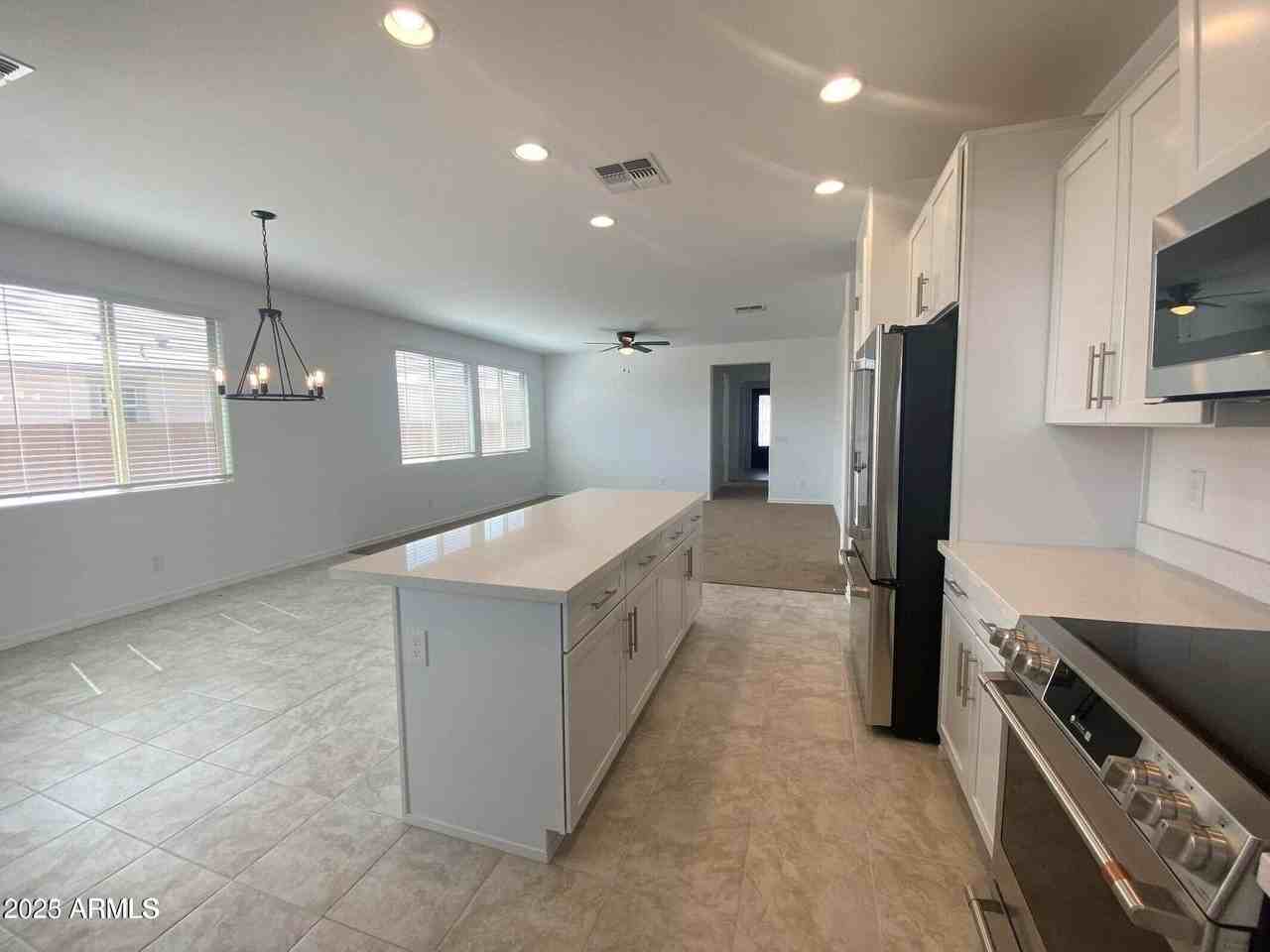 14204 W Honeysuckle Dr - Photo 4 of 30